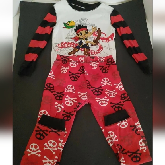 Disney Store Jake and the Neverland Pirates 2pc Size 5 snug fit pajama set - Picture 2 of 6